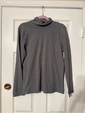 Preswick & Moore Gray Long-Sleeve Turtleneck Top